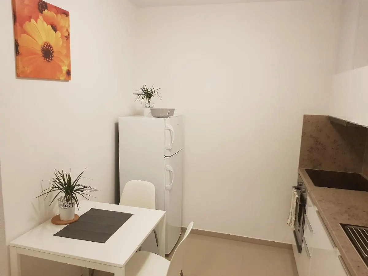 Newly Built Apartment 4 With Balcony Near Center Brno 0*,